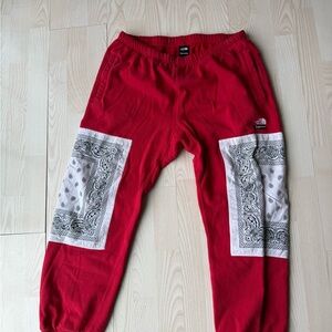 RARE SUPREME X THE NORTH FACE COLLAB SWEATPANTS